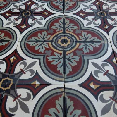 A warm and magnificently detailed Maubeuge period floor