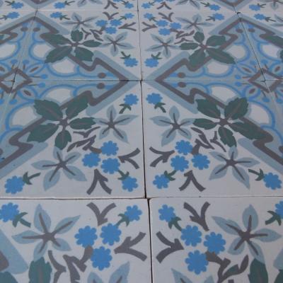 A 12.25m2 antique ceramic floor in a cool palette – early 20th century