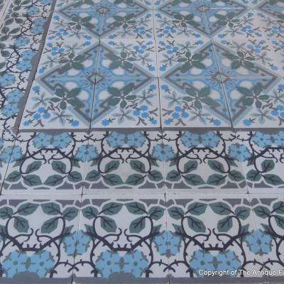 A 12.25m2 antique ceramic floor in a cool palette – early 20th century