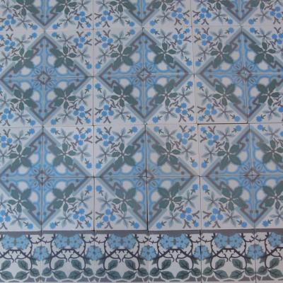 A 12.25m2 antique ceramic floor in a cool palette – early 20th century