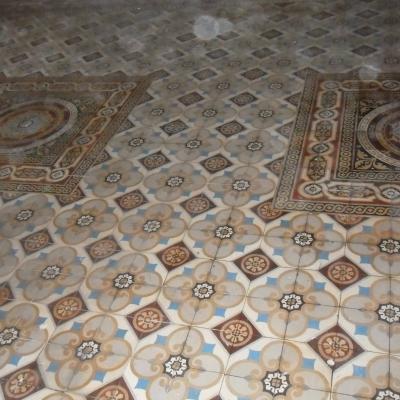 18.25m2 Sand & Cie Ceramic floor with ornate motif