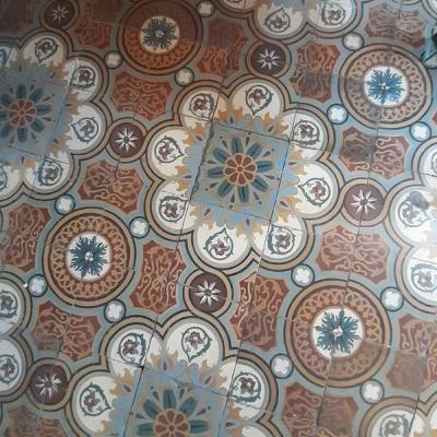 16.75m2 - Early 20th century Perrusson floor with a rich patina