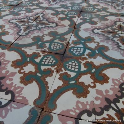 11.5m2 / 123 sq ft art nouveau ceramic floor with half size border