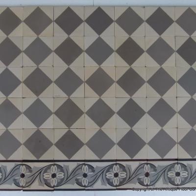 A classical French damier with lush borders c.7.5m2 to 9m2